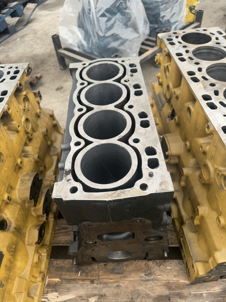 Cat 3054E Blok cylindrów orginał - Zylinderblock für Landmaschine: das Bild 1 Cat 3054E Blok cylindrów orginał - Zylinderblock für Landmaschine: das Bild 1