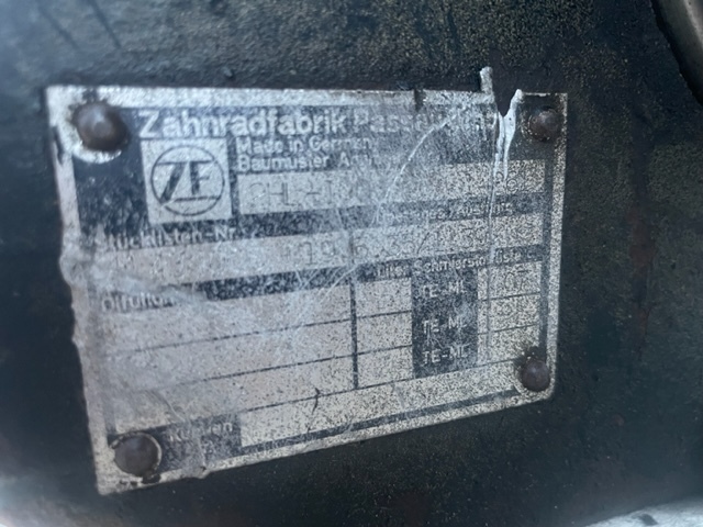 Caterpillar 212 ZF AP-B355 , APL-B355 zwolnica zwrotnica Piasta obudowa mostu - Achsschenkel für Landmaschine: das Bild 5 Caterpillar 212 ZF AP-B355 , APL-B355 zwolnica zwrotnica Piasta obudowa mostu - Achsschenkel für Landmaschine: das Bild 5