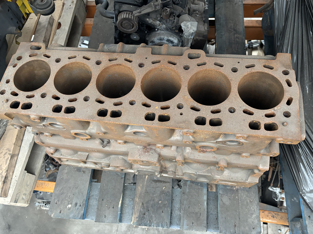 Caterpillar CAT C6.6 Blok Silnika 306-6845 - Zylinderblock für Landmaschine: das Bild 5 Caterpillar CAT C6.6 Blok Silnika 306-6845 - Zylinderblock für Landmaschine: das Bild 5