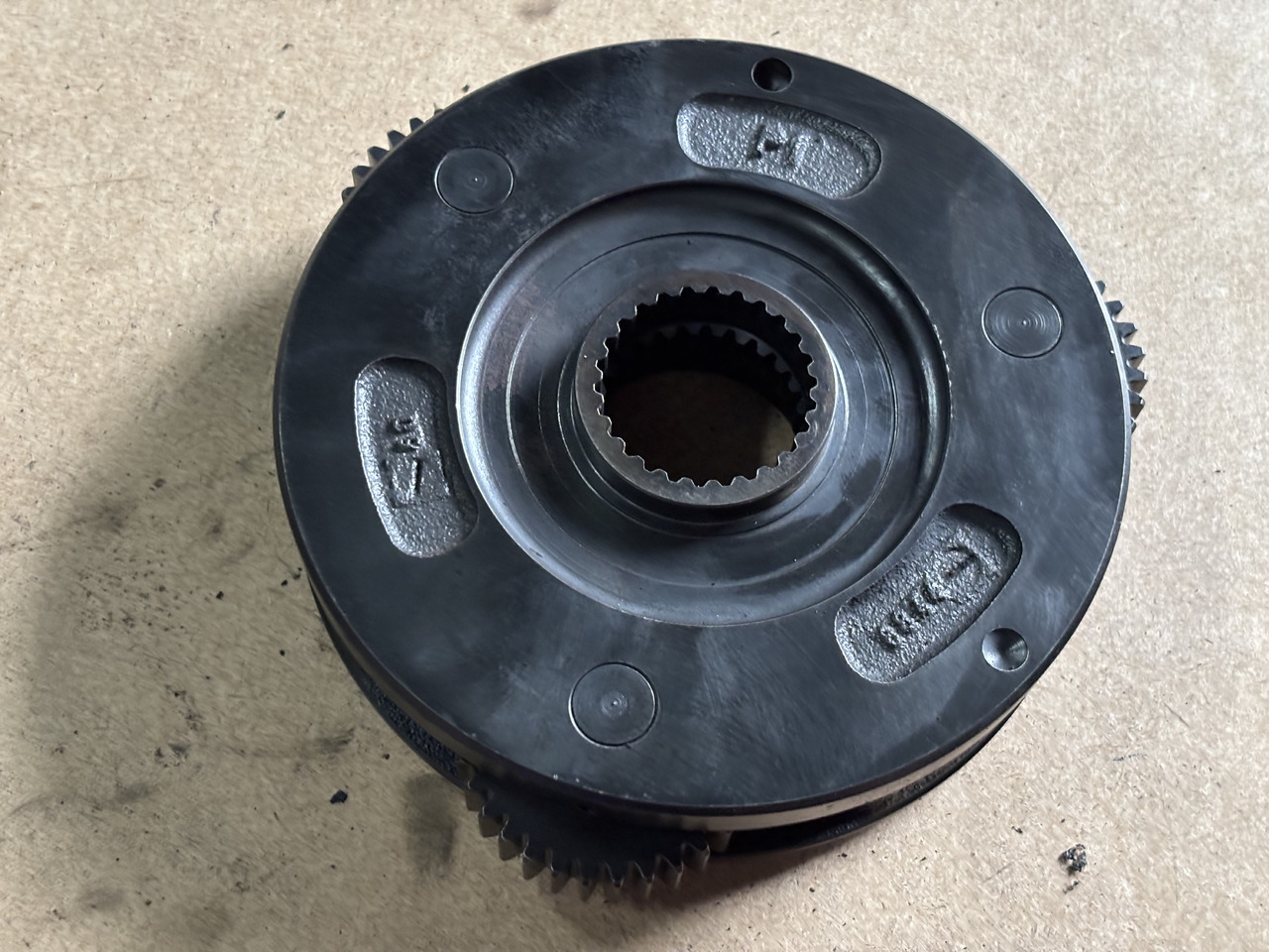 Claas AXION 830 Reduktor przekładni 60 0502 600 8 6005026008 - Differenzial Getriebe für Traktor: das Bild 1 Claas AXION 830 Reduktor przekładni 60 0502 600 8 6005026008 - Differenzial Getriebe für Traktor: das Bild 1