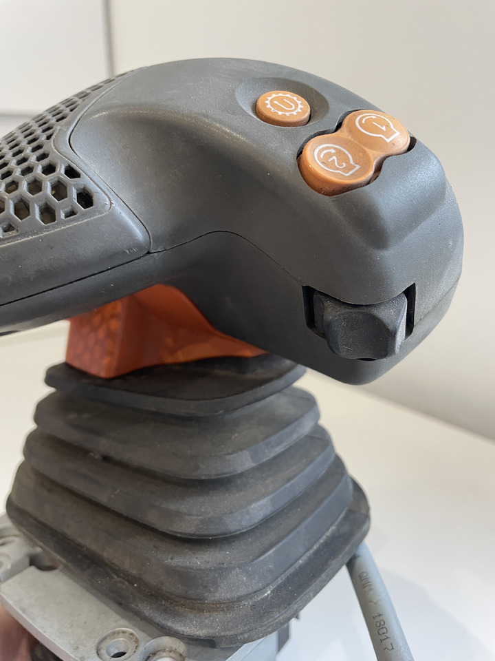 Claas Arion - joystick sterowanie 0011467450 - Fahrerhaus und Interieur für Landmaschine: das Bild 4 Claas Arion - joystick sterowanie 0011467450 - Fahrerhaus und Interieur für Landmaschine: das Bild 4