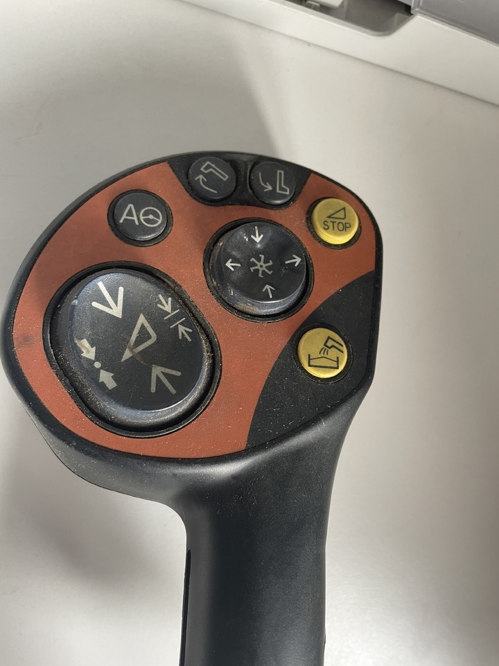 Claas Lexion 600 700 - joystick - Fahrerhaus und Interieur für Landmaschine: das Bild 1 Claas Lexion 600 700 - joystick - Fahrerhaus und Interieur für Landmaschine: das Bild 1