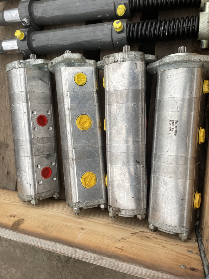 Claas Trion - pompa zębata hydrauliczna 0023149723 0023149722 - Hydraulikpumpe für Landmaschine: das Bild 1 Claas Trion - pompa zębata hydrauliczna 0023149723 0023149722 - Hydraulikpumpe für Landmaschine: das Bild 1
