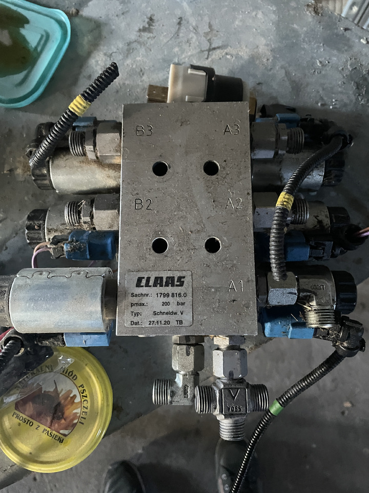 Claas Vario Heder - blok hydrauliczny 1799816.0 17998160 - Schneidwerk: das Bild 1 Claas Vario Heder - blok hydrauliczny 1799816.0 17998160 - Schneidwerk: das Bild 1