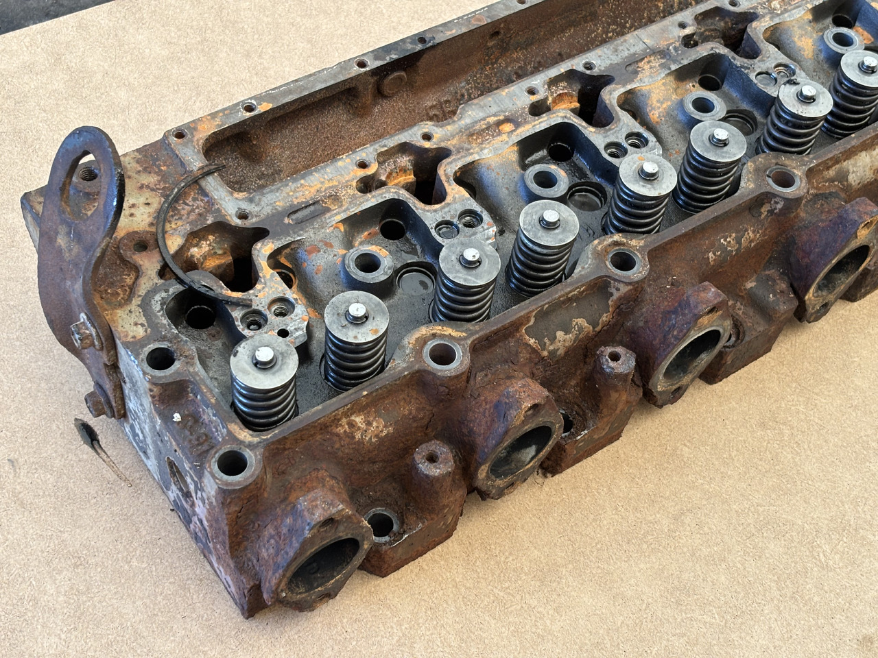 Cummins 6CT 6CT8.3 6C8.3 Głowica Cylindra j925642 3936180 - Zylinderkopf: das Bild 4 Cummins 6CT 6CT8.3 6C8.3 Głowica Cylindra j925642 3936180 - Zylinderkopf: das Bild 4