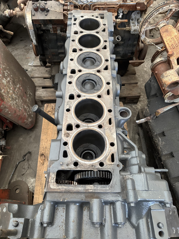 Fendt 936 Gen 7 Silnik D1556LE523 Blok Silnika H218PF150269A - Zylinderblock für Landmaschine: das Bild 3 Fendt 936 Gen 7 Silnik D1556LE523 Blok Silnika H218PF150269A - Zylinderblock für Landmaschine: das Bild 3