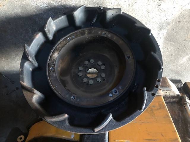 Fendt 936 Vario - Tłumik Drgań - Motor und Teile für Landmaschine: das Bild 4 Fendt 936 Vario - Tłumik Drgań - Motor und Teile für Landmaschine: das Bild 4