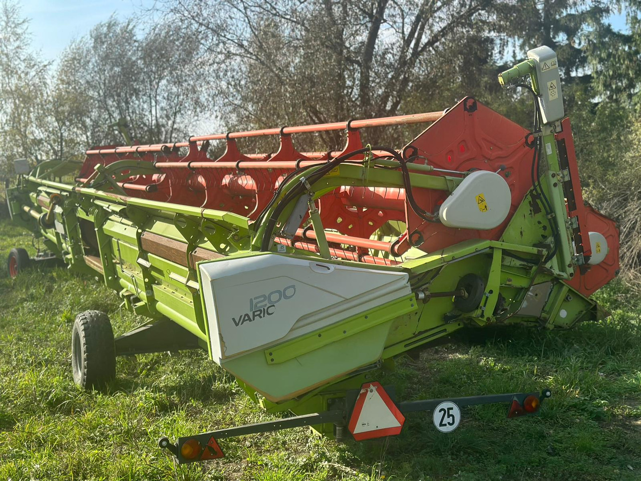 HEDER ZBOŻOWY CLAAS VARIO 1200 z 2013 roku - Schneidwerk: das Bild 1 HEDER ZBOŻOWY CLAAS VARIO 1200 z 2013 roku - Schneidwerk: das Bild 1