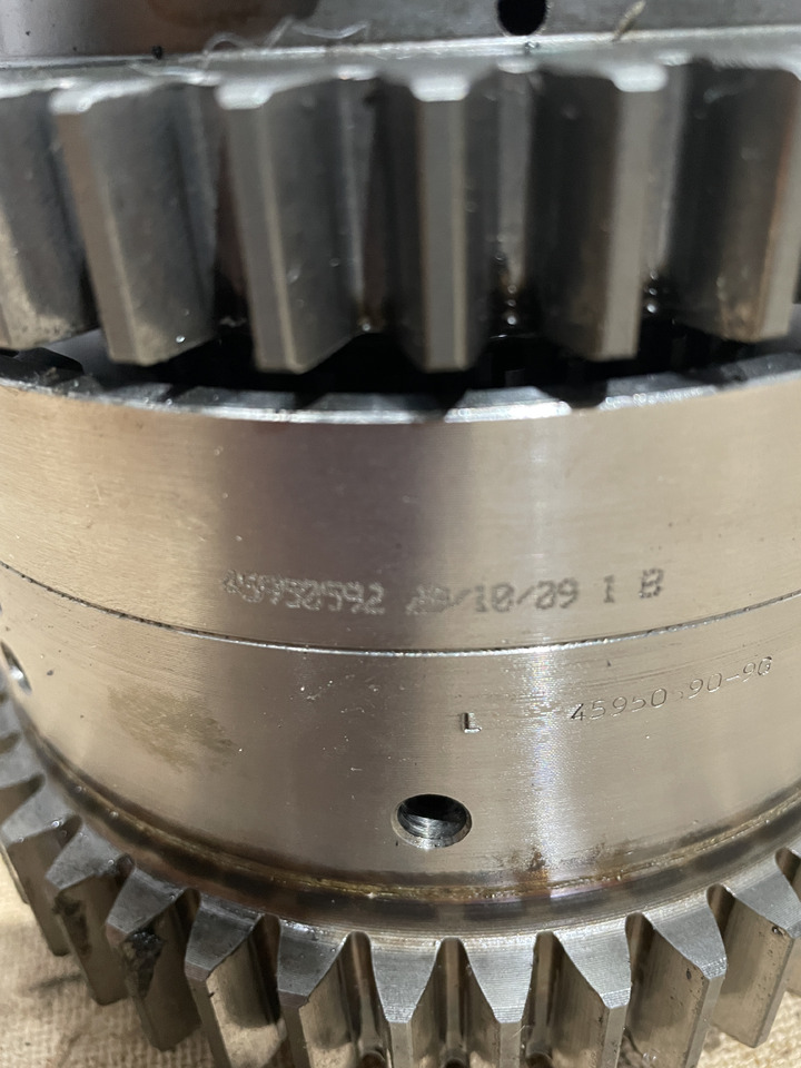 JCB Fastrac - kosz skrzyni biegów 459/50592 - Getriebe und Teile für Traktor: das Bild 2 JCB Fastrac - kosz skrzyni biegów 459/50592 - Getriebe und Teile für Traktor: das Bild 2