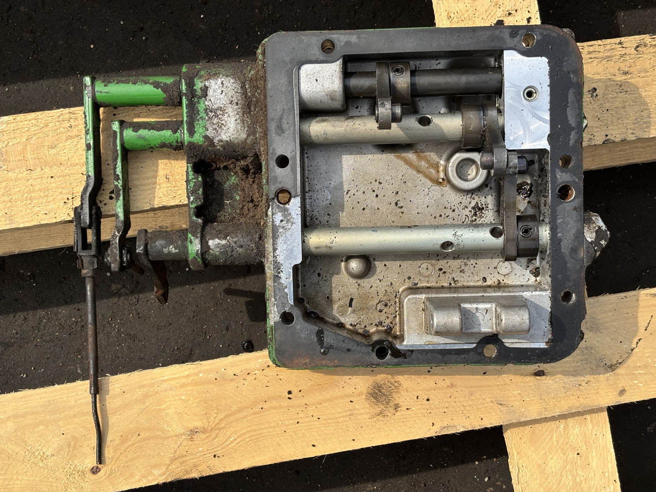 John Deere 6630 Zespół Zmiany Biegów L167547 - Schalthebel für Landmaschine: das Bild 2 John Deere 6630 Zespół Zmiany Biegów L167547 - Schalthebel für Landmaschine: das Bild 2