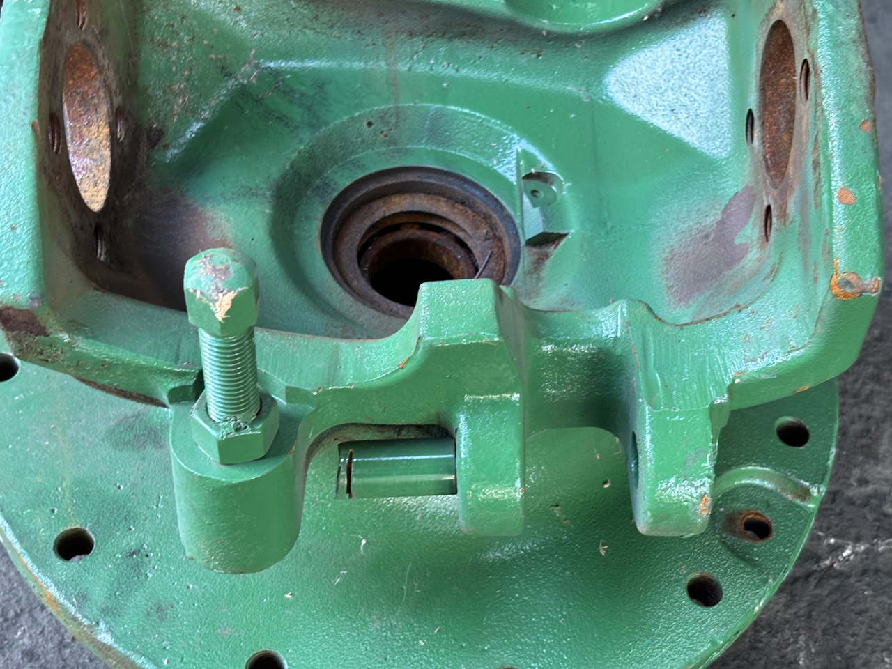 John Deere 7RXXX 7R330 7R 330 Zwrotnica Przegub Piasta R301661 RE592905 R135866 - Achsschenkel für Landmaschine: das Bild 2 John Deere 7RXXX 7R330 7R 330 Zwrotnica Przegub Piasta R301661 RE592905 R135866 - Achsschenkel für Landmaschine: das Bild 2