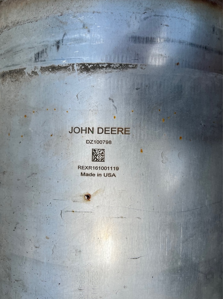 John Deere Katalizator DZ100798 - Fahrzeugkatalysator für Landmaschine: das Bild 2 John Deere Katalizator DZ100798 - Fahrzeugkatalysator für Landmaschine: das Bild 2