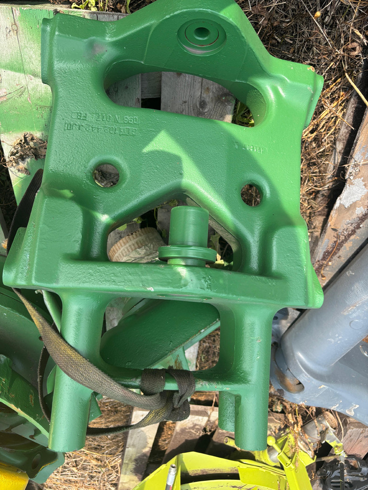 John Deere Wspornik przedniej osi AL82768 L102442 - Vorderachse für Landmaschine: das Bild 1 John Deere Wspornik przedniej osi AL82768 L102442 - Vorderachse für Landmaschine: das Bild 1