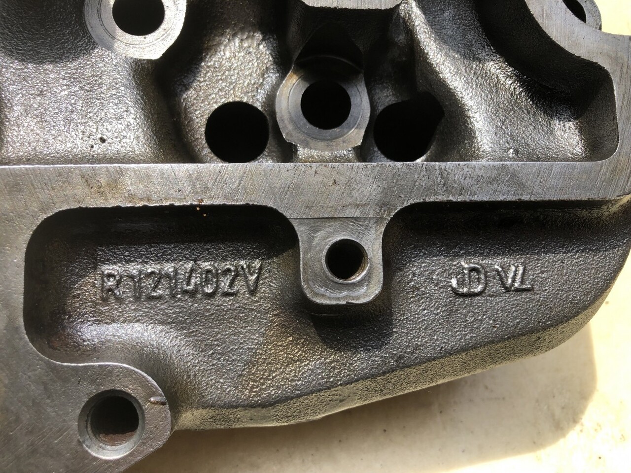 John Deere-głowica/John Deere 6210 6310 - Nr R121402V - Zylinderkopf für Landmaschine: das Bild 2 John Deere-głowica/John Deere 6210 6310 - Nr R121402V - Zylinderkopf für Landmaschine: das Bild 2