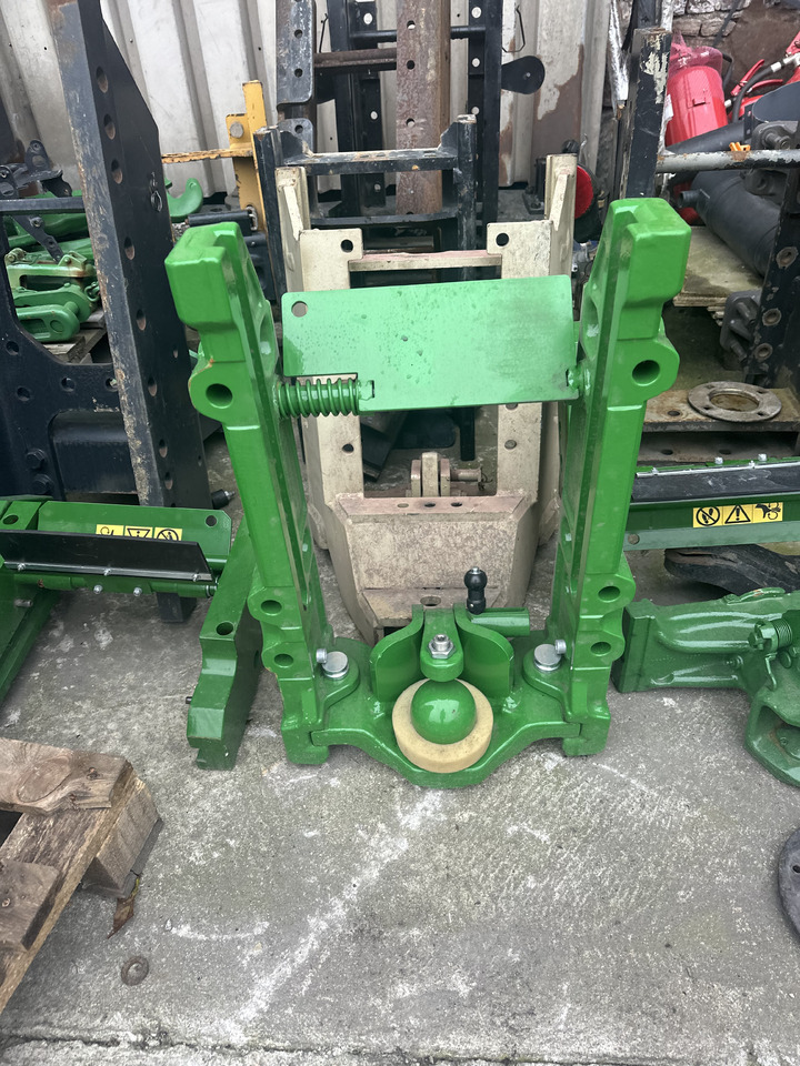 John deere zaczep k80 + szyny prowadnice - Karosserie und Außen für Landmaschine: das Bild 1 John deere zaczep k80 + szyny prowadnice - Karosserie und Außen für Landmaschine: das Bild 1