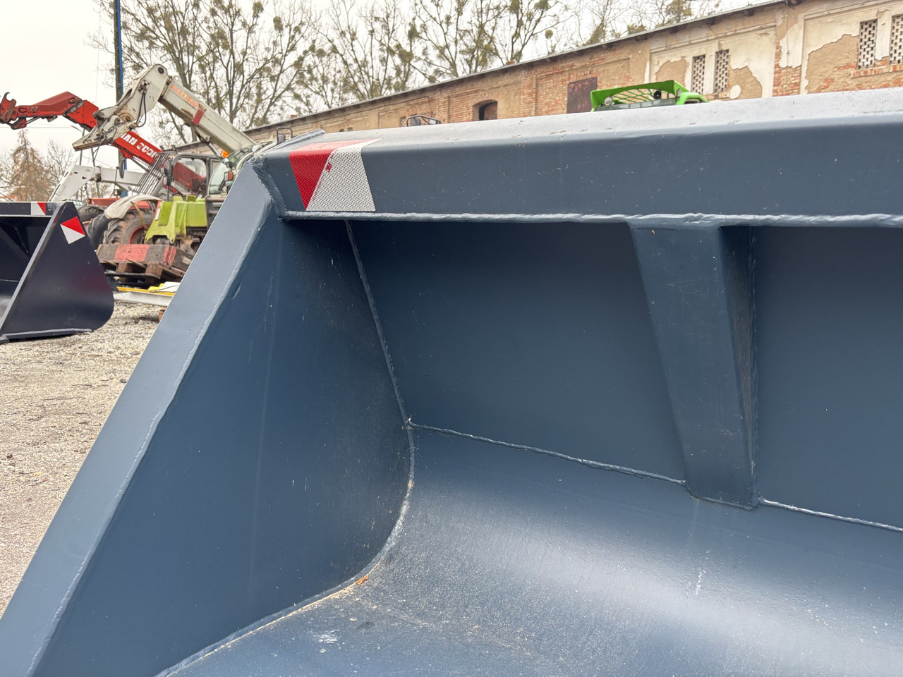 Łyżka Objętościowa 2,3m 1,01 m3 z mocowaniem do ładowarki Manitou. - Ladeschaufel: das Bild 3 Łyżka Objętościowa 2,3m 1,01 m3 z mocowaniem do ładowarki Manitou. - Ladeschaufel: das Bild 3