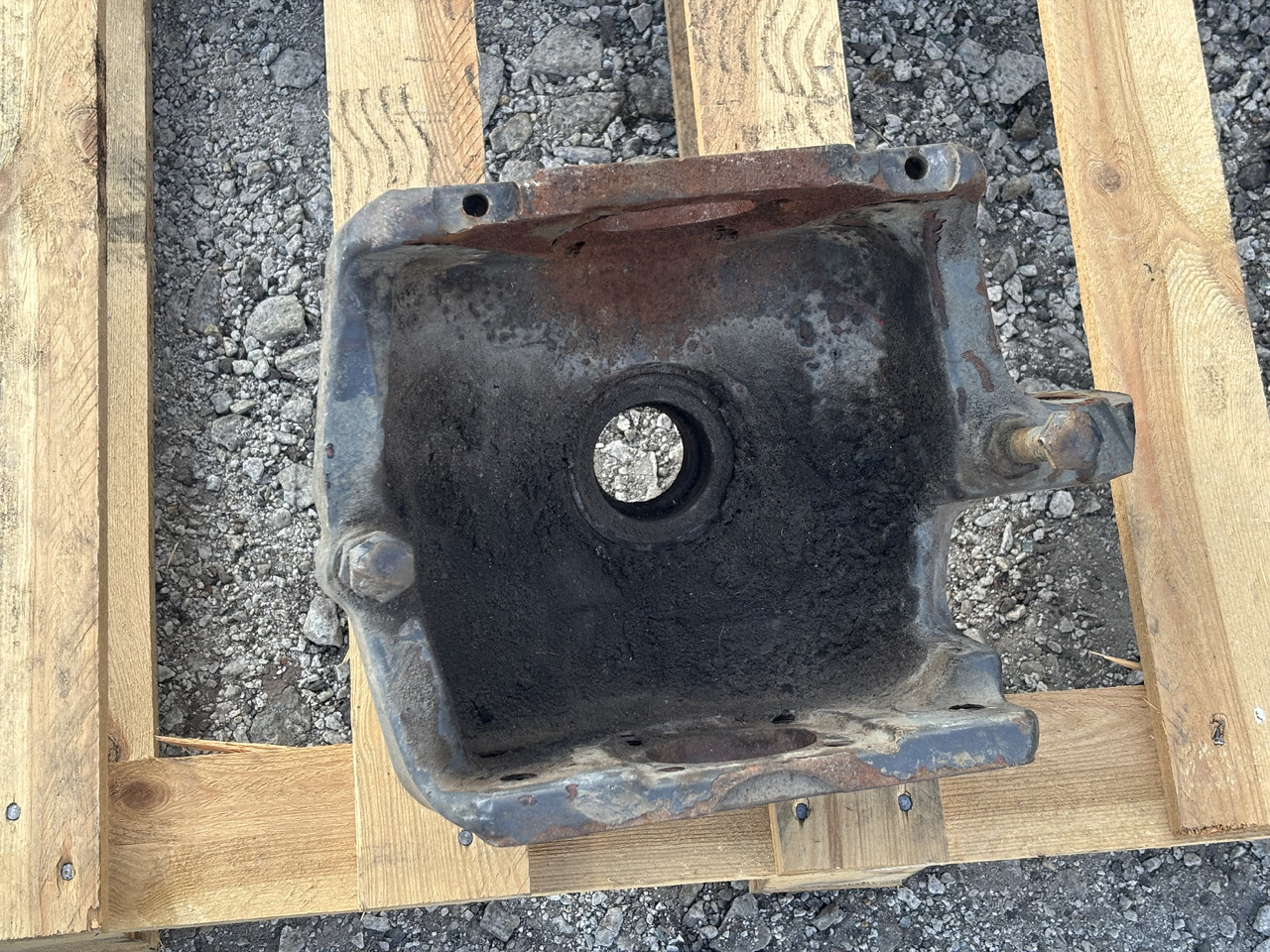 Massey Ferguson 5613 D6 Zwrotnica - Achsschenkel für Landmaschine: das Bild 1 Massey Ferguson 5613 D6 Zwrotnica - Achsschenkel für Landmaschine: das Bild 1