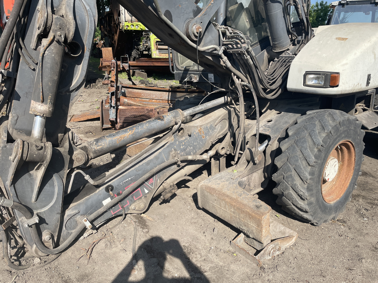 Mecalac 12MXT 12 MXT - części - kabina mosty siłowniki koła zwolnica skrzynia - Fahrantrieb für Landmaschine: das Bild 4 Mecalac 12MXT 12 MXT - części - kabina mosty siłowniki koła zwolnica skrzynia - Fahrantrieb für Landmaschine: das Bild 4