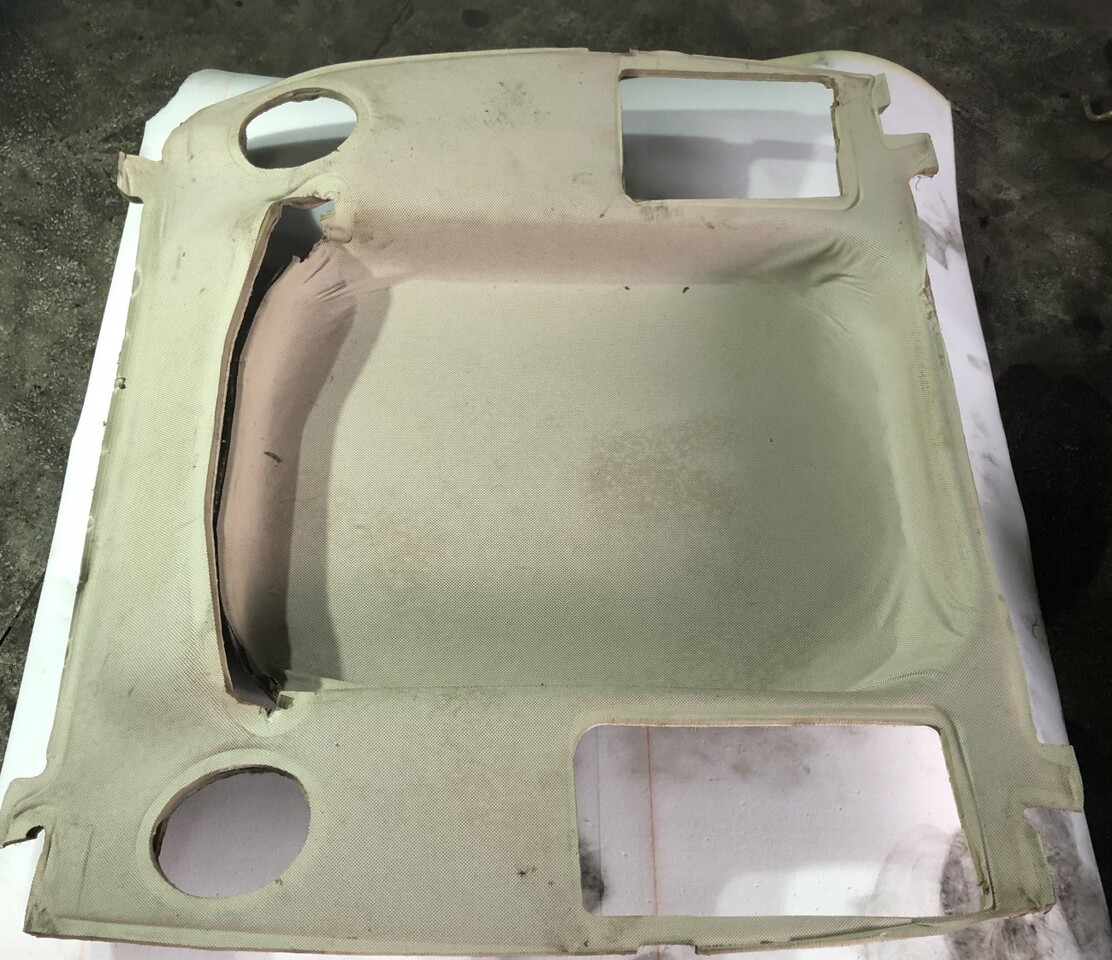 Podsufitka John Deere 7530 - Karosserie und Außen für Landmaschine: das Bild 1 Podsufitka John Deere 7530 - Karosserie und Außen für Landmaschine: das Bild 1