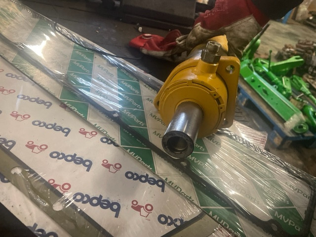 Siłownik skrętu Cat th360 , th330 , th220 - Hydraulikzylinder für Teleskoplader: das Bild 2 Siłownik skrętu Cat th360 , th330 , th220 - Hydraulikzylinder für Teleskoplader: das Bild 2
