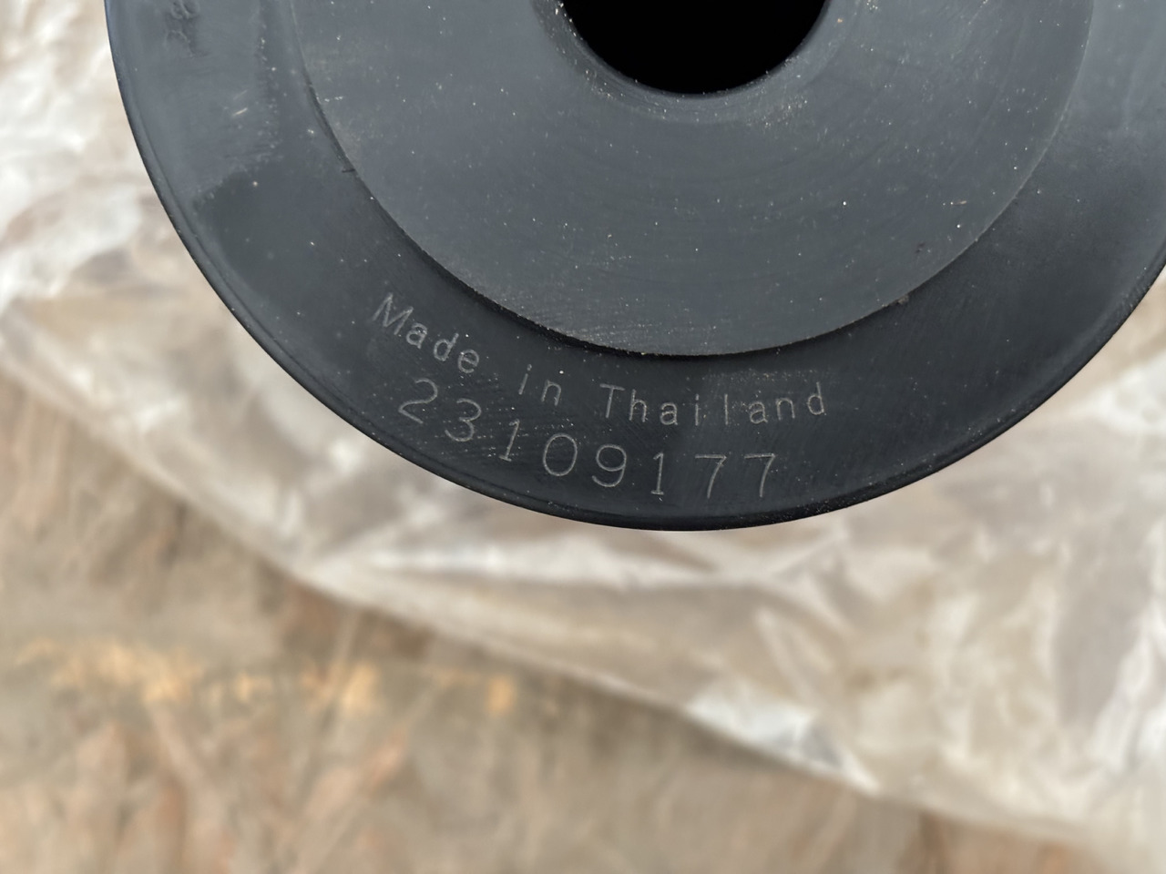 VOLVO 23109177 Filtr Oleju NOWY - Ölfilter für LKW: das Bild 2 VOLVO 23109177 Filtr Oleju NOWY - Ölfilter für LKW: das Bild 2