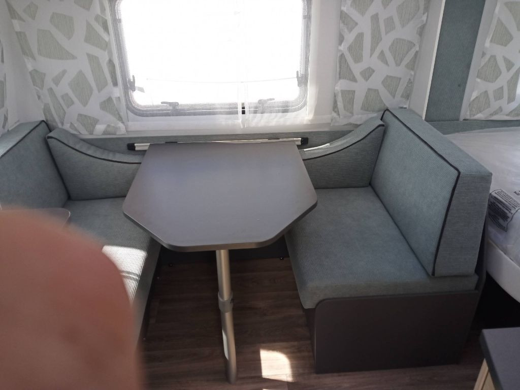 Wohnwagen Fendt Apero Activ 390 FH 2026  1700Kg "Brenta": das Bild 7