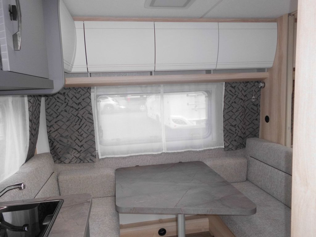 Hobby De Luxe 400 SFe 1500kg., Fahrradträger - Wohnwagen: das Bild 5 Hobby De Luxe 400 SFe 1500kg., Fahrradträger - Wohnwagen: das Bild 5