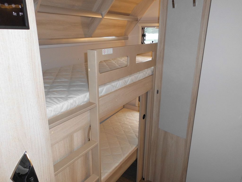 Wohnwagen Hobby De Luxe 490 KMF 2026 GARAGE AUTARK 1800kg.+++: das Bild 7 Wohnwagen Hobby De Luxe 490 KMF 2026 GARAGE AUTARK 1800kg.+++: das Bild 7