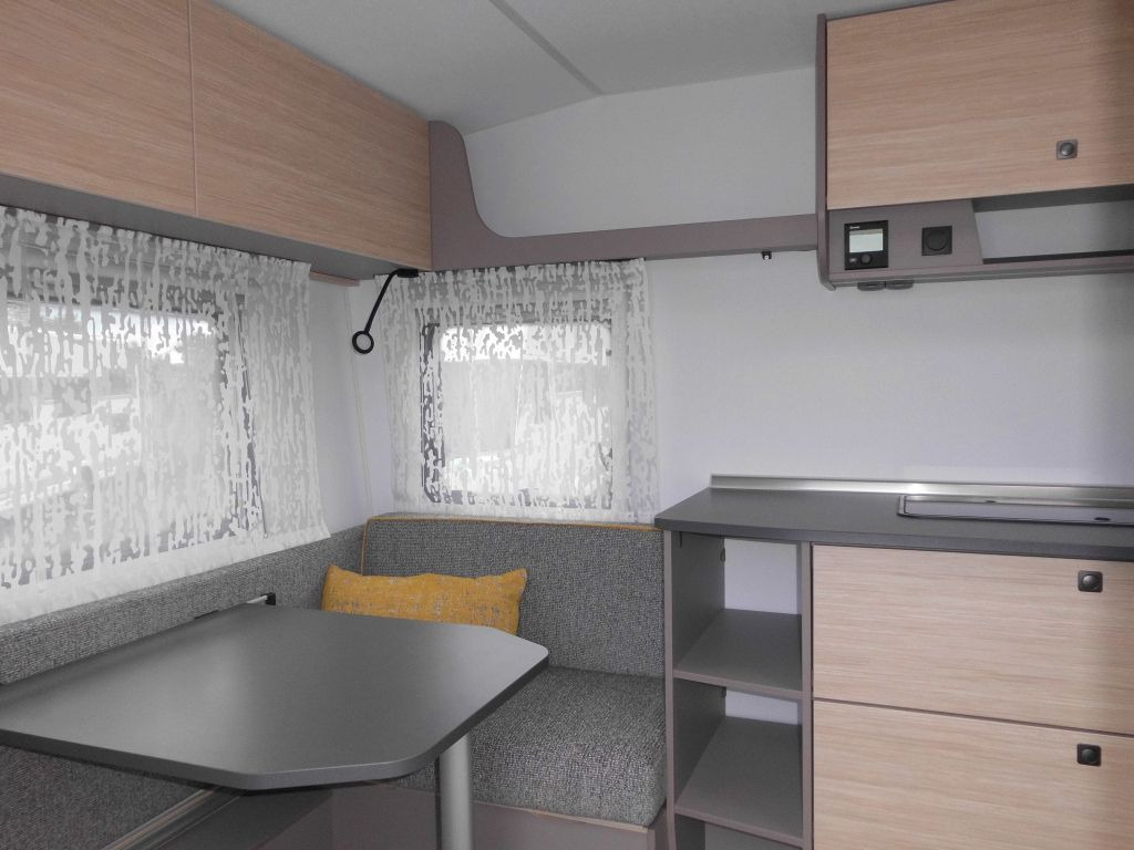 Wohnwagen Next NEXT 380 Neuheit # Alle Pakete #: das Bild 7