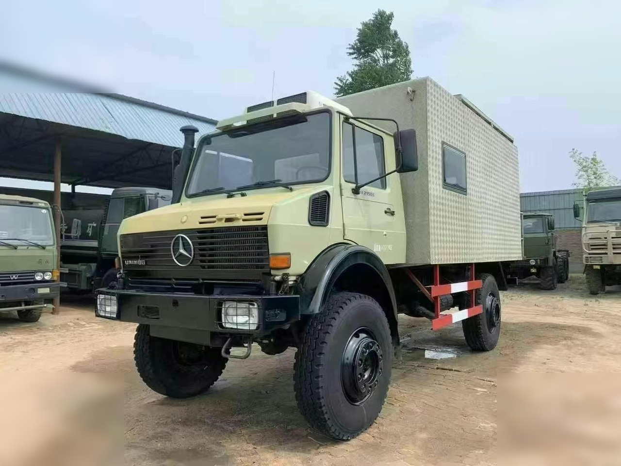 1995 MERCEDES-BENZ UNIMOG 2150 - Fahrgestell LKW: das Bild 1 1995 MERCEDES-BENZ UNIMOG 2150 - Fahrgestell LKW: das Bild 1