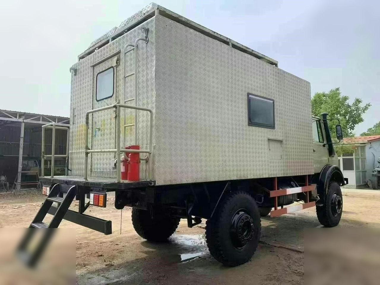 1995 MERCEDES-BENZ UNIMOG 2150 - Fahrgestell LKW: das Bild 3 1995 MERCEDES-BENZ UNIMOG 2150 - Fahrgestell LKW: das Bild 3