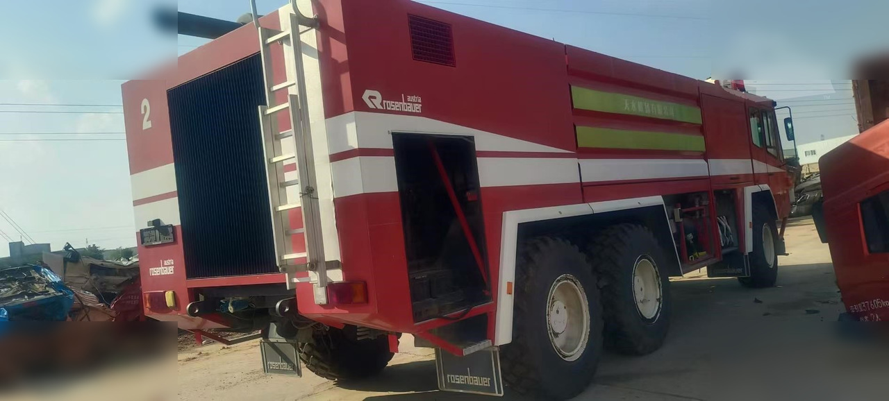 1995 ROSENBAUER FOX - Feuerwehrfahrzeug: das Bild 2 1995 ROSENBAUER FOX - Feuerwehrfahrzeug: das Bild 2