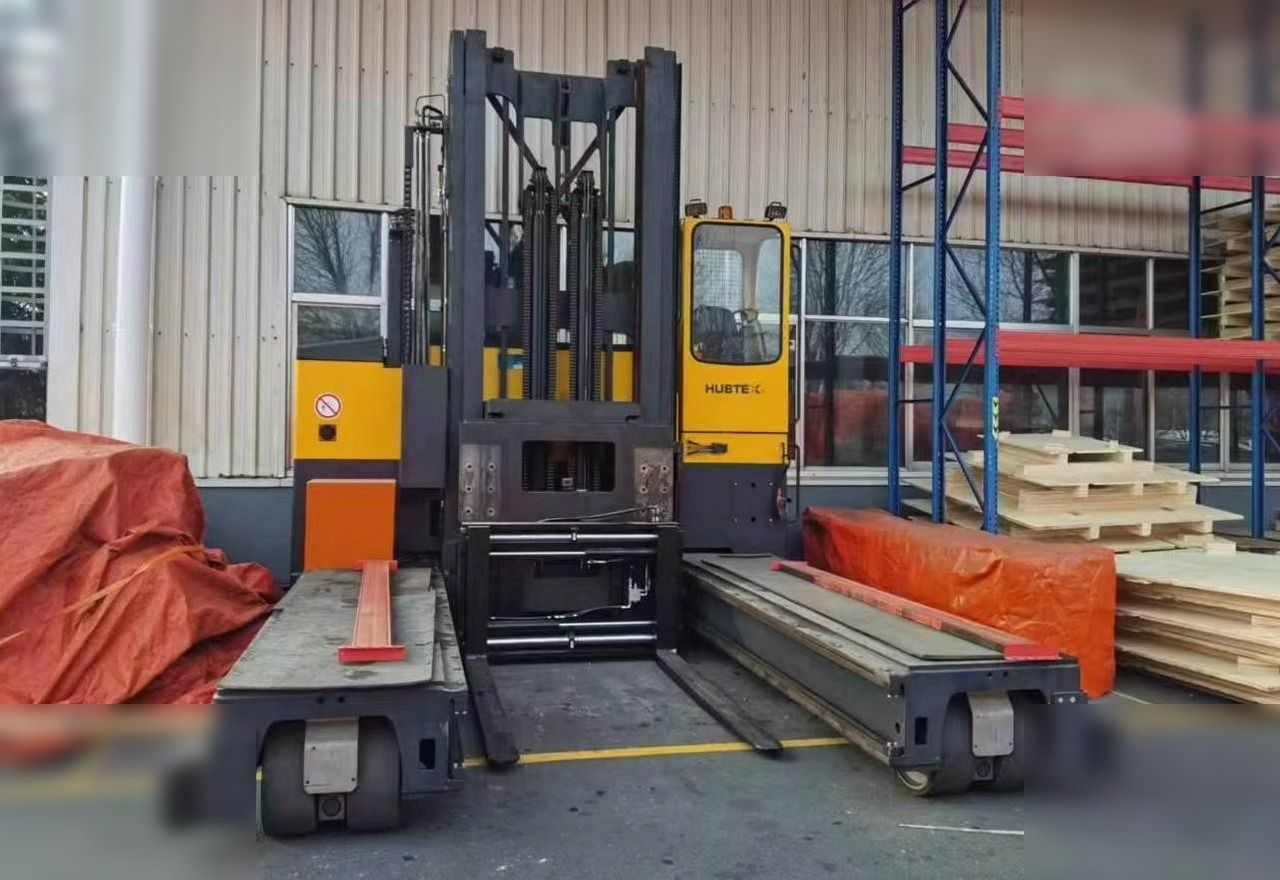 2017 HUBTEX MQ130 - Seitenstapler: das Bild 1 2017 HUBTEX MQ130 - Seitenstapler: das Bild 1