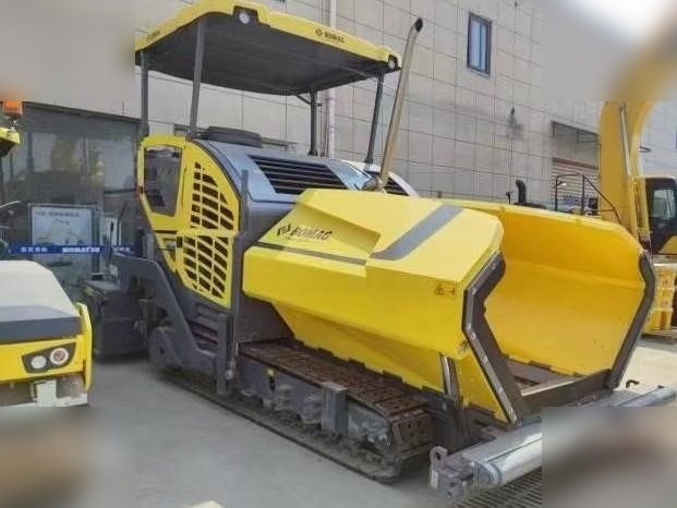 2021 BOMAG BF880C - Asphaltfertiger/ Straßenfertiger: das Bild 2 2021 BOMAG BF880C - Asphaltfertiger/ Straßenfertiger: das Bild 2