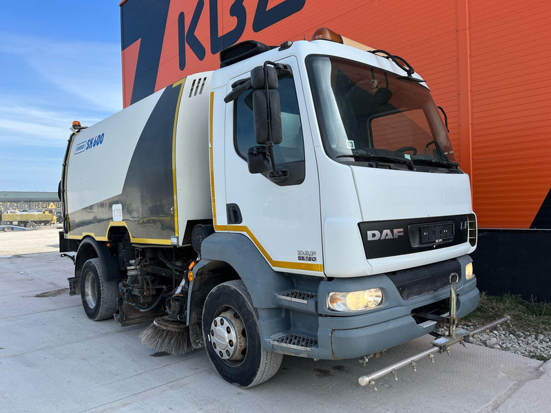 DAF LF 55.180 4x2 Schmidt SK 600 Dual LP - Kehrmaschine: das Bild 3 DAF LF 55.180 4x2 Schmidt SK 600 Dual LP - Kehrmaschine: das Bild 3