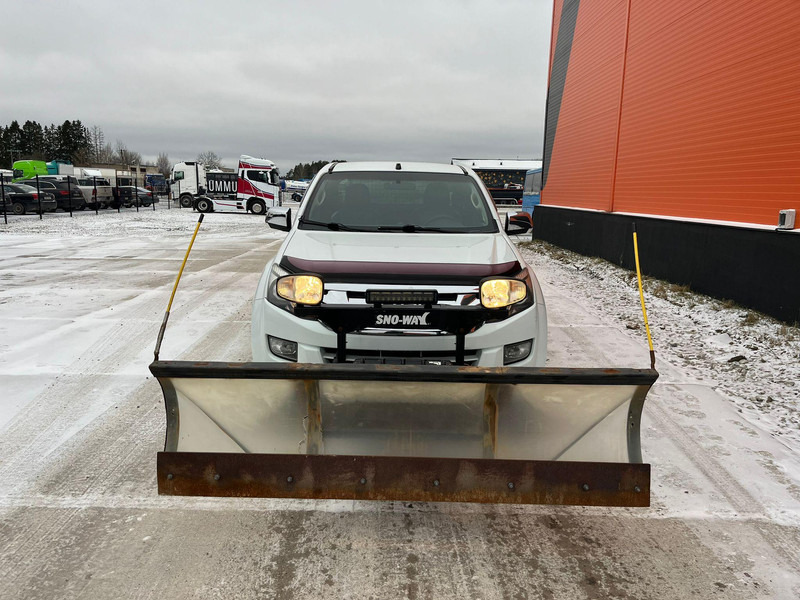 Isuzu D-max 4x4 SNOW PLOW & SPREADER - PKW: das Bild 3 Isuzu D-max 4x4 SNOW PLOW & SPREADER - PKW: das Bild 3