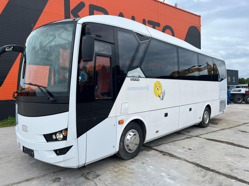 Isuzu Visigo 4x2 EURO 6 / 41 SEATS / AC - Reisebus: das Bild 3 Isuzu Visigo 4x2 EURO 6 / 41 SEATS / AC - Reisebus: das Bild 3