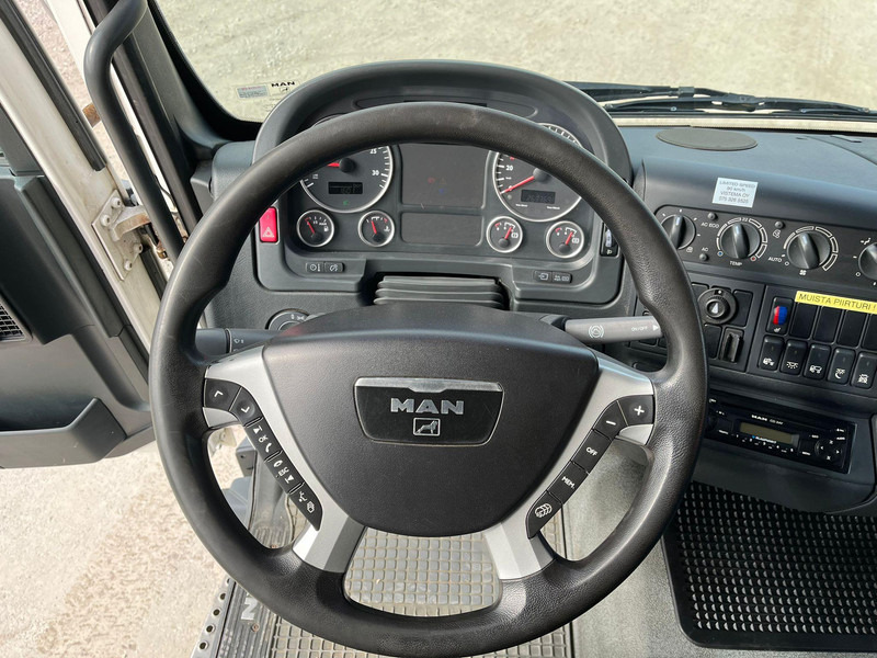 Koffer LKW MAN TGL 12.240 4x2 BOX L=6812 mm: das Bild 16