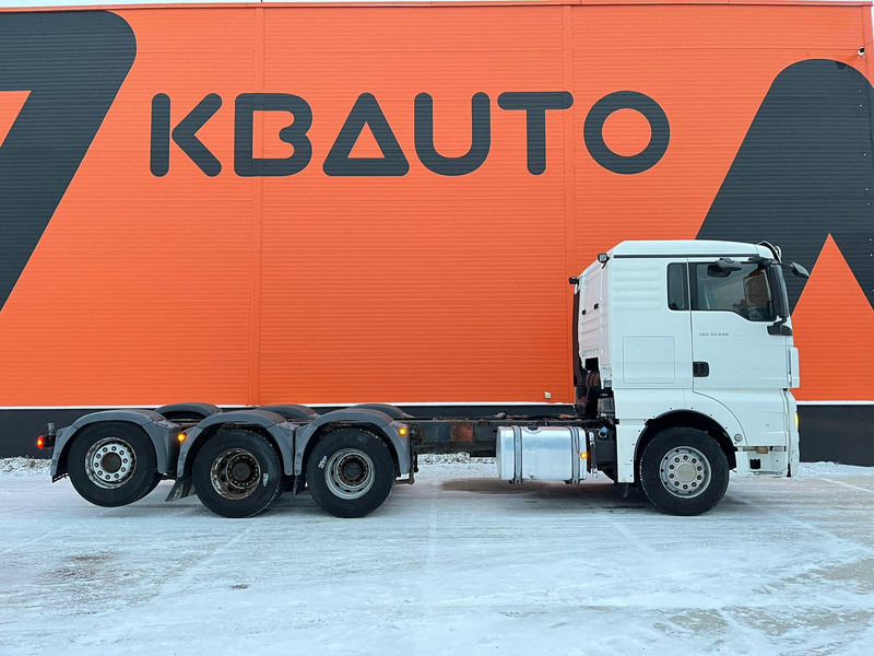 MAN TGX 35.540 8x4*4 9 TON FRONT AXLE / HYDRAULICS / PTO / INTARDER / CHASSIS L=6850 mm - Fahrgestell LKW: das Bild 5 MAN TGX 35.540 8x4*4 9 TON FRONT AXLE / HYDRAULICS / PTO / INTARDER / CHASSIS L=6850 mm - Fahrgestell LKW: das Bild 5