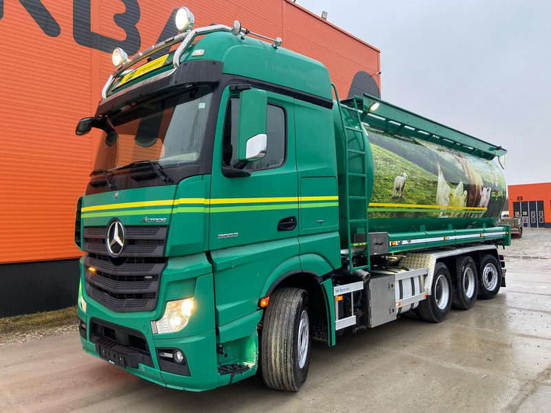 Mercedes-Benz Actros 3563 8x4*4 RETARDER / TANK 34000 l - Tankwagen: das Bild 2 Mercedes-Benz Actros 3563 8x4*4 RETARDER / TANK 34000 l - Tankwagen: das Bild 2