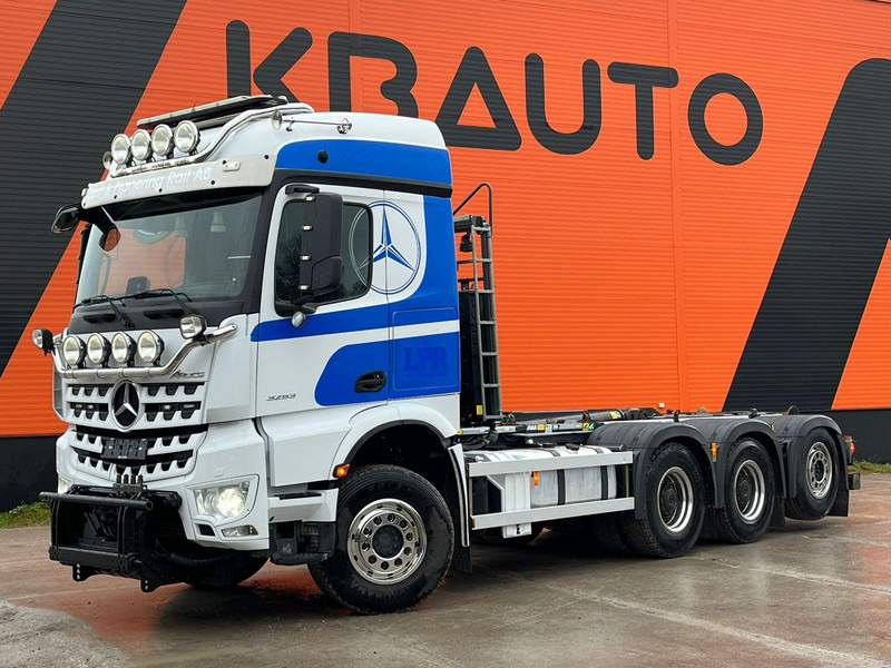 Mercedes-Benz Arocs 3253 8x4*4 JOAB L 24 ton / L=5750 mm / SNOW PLOW EQUIPMENT - Abrollkipper: das Bild 1 Mercedes-Benz Arocs 3253 8x4*4 JOAB L 24 ton / L=5750 mm / SNOW PLOW EQUIPMENT - Abrollkipper: das Bild 1