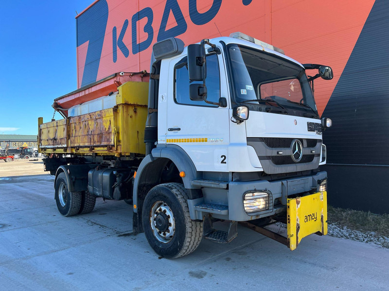 Mercedes-Benz Axor 1824 4x4 POSSIBLE TO BUY WITH SPREADER & FRONT PLOW - Kipper: das Bild 3 Mercedes-Benz Axor 1824 4x4 POSSIBLE TO BUY WITH SPREADER & FRONT PLOW - Kipper: das Bild 3