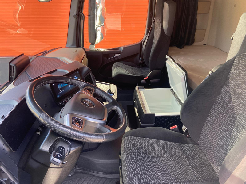 Sattelzugmaschine Mercedes-Benz Actros F 2553 6x2 BIG SPACE: das Bild 20