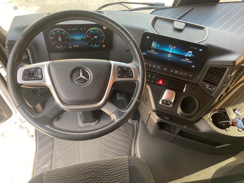 Sattelzugmaschine Mercedes-Benz Actros F 2553 6x2 BIG SPACE: das Bild 16