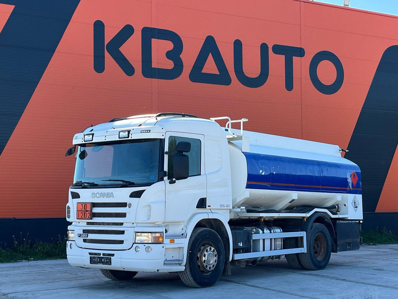 Scania P 320 4x2 TANK 11000 l / 2000 + 3000 + 3000 + 3000 l - Tankwagen: das Bild 1 Scania P 320 4x2 TANK 11000 l / 2000 + 3000 + 3000 + 3000 l - Tankwagen: das Bild 1
