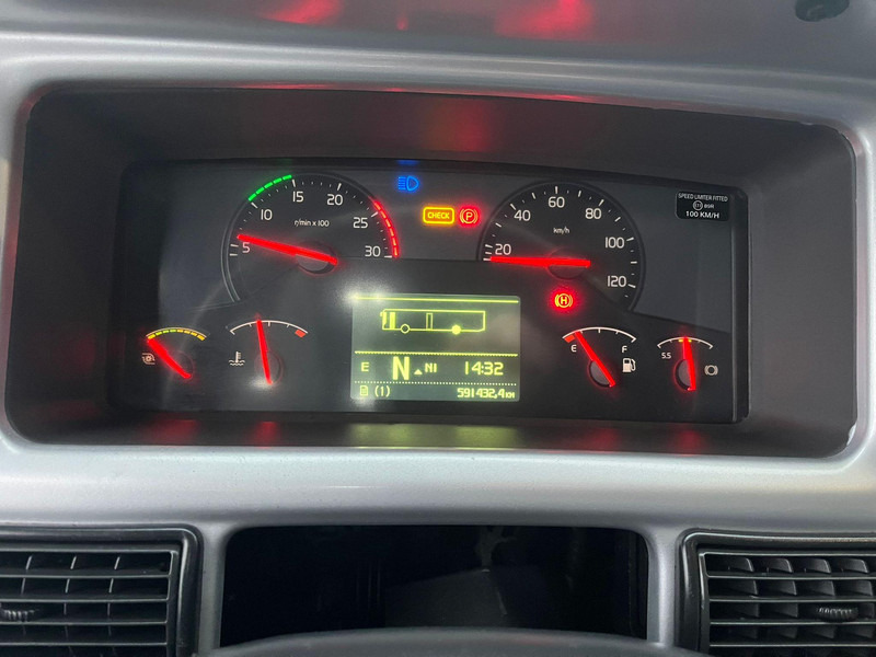 Reisebus Volvo B11R 9900 6x2*4 58 SEATS / AC / AUXILIARY HEATING / WC: das Bild 12 Reisebus Volvo B11R 9900 6x2*4 58 SEATS / AC / AUXILIARY HEATING / WC: das Bild 12