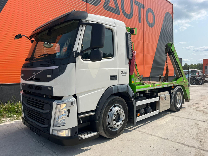 Volvo FM 330 4x2 JOAB TL 8 AO C - Absetzkipper: das Bild 2 Volvo FM 330 4x2 JOAB TL 8 AO C - Absetzkipper: das Bild 2