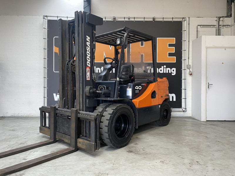 Doosan D40SC-5 - Dieselstapler: das Bild 3 Doosan D40SC-5 - Dieselstapler: das Bild 3