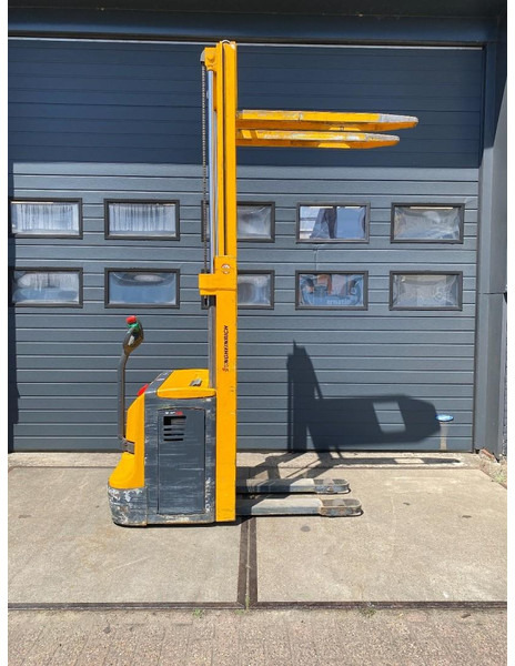 Hochhubwagen Jungheinrich EJC12: das Bild 9 Hochhubwagen Jungheinrich EJC12: das Bild 9