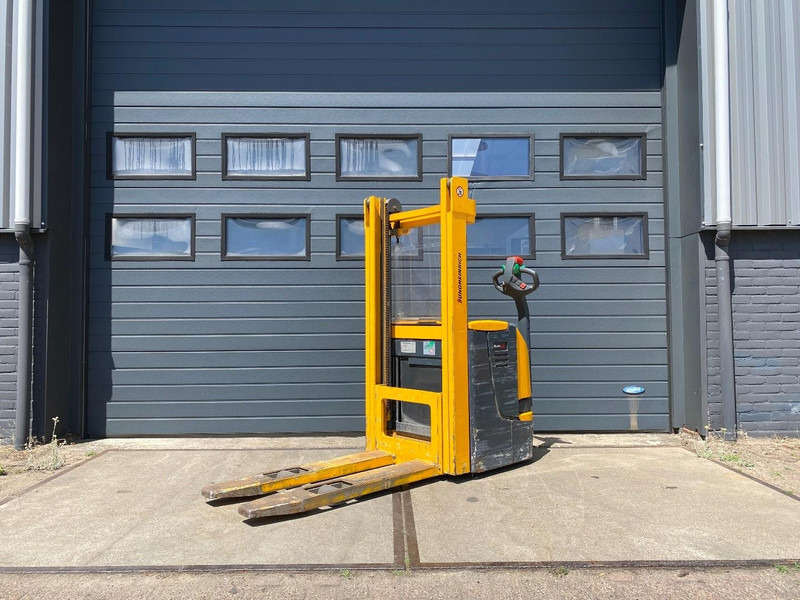 Jungheinrich EJC12 - Hochhubwagen: das Bild 3 Jungheinrich EJC12 - Hochhubwagen: das Bild 3